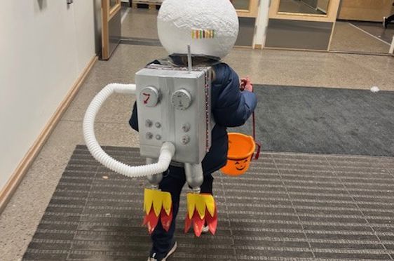 en person i et plagg